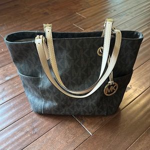 Michael kors tote